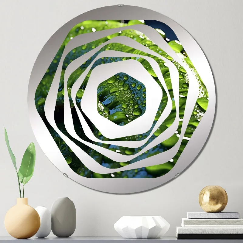 Designart "Spiral Fern Covered With Dew Drops I" - Modern Ferns Amorphe Decorative Mirror