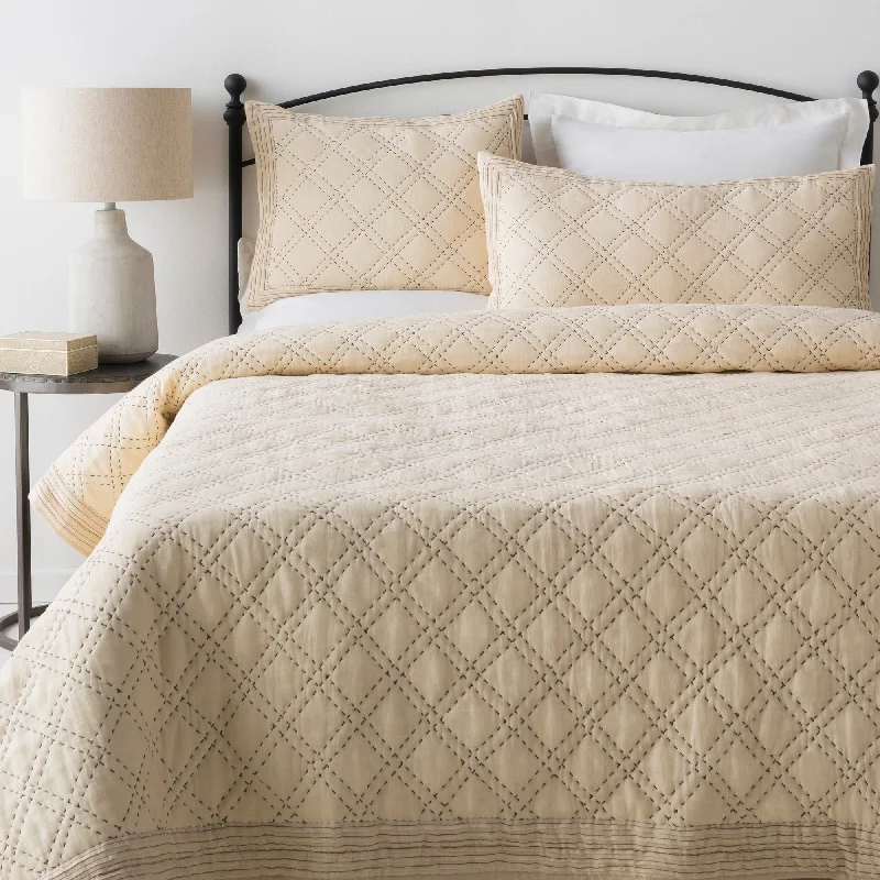 Basilus Cream Modern Quilt Set