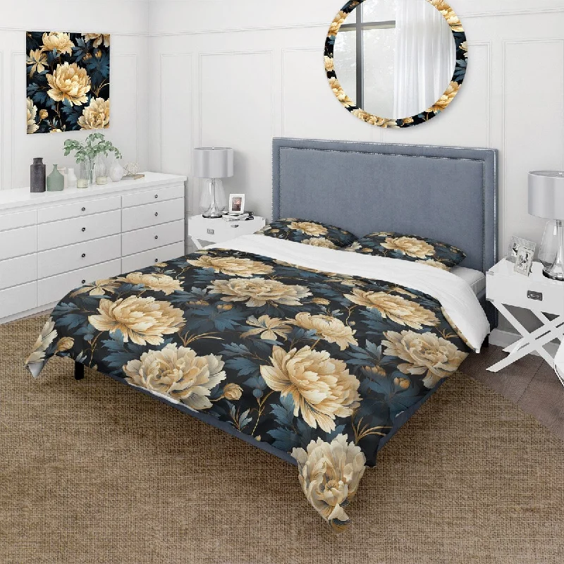 Designart "Beige And Blue Ornate Damask Legacy I" Blue cottage bedding set with shams