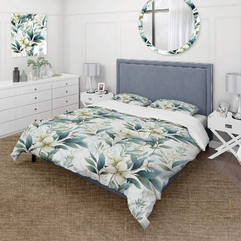 Designart "Coastal Neutrals I" Blue Floral Bed Cover Set With 2 Shams