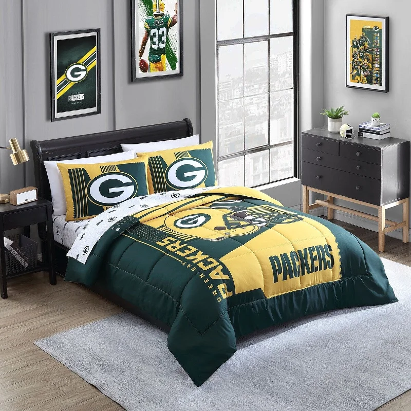 Green Bay Packers NFL Licensed "Status" Bed In A Bag Comforter & Sheet Set