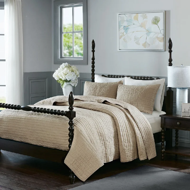 Madison Park Signature Serene 3 Piece Hand Quilted Cotton Quilt Set