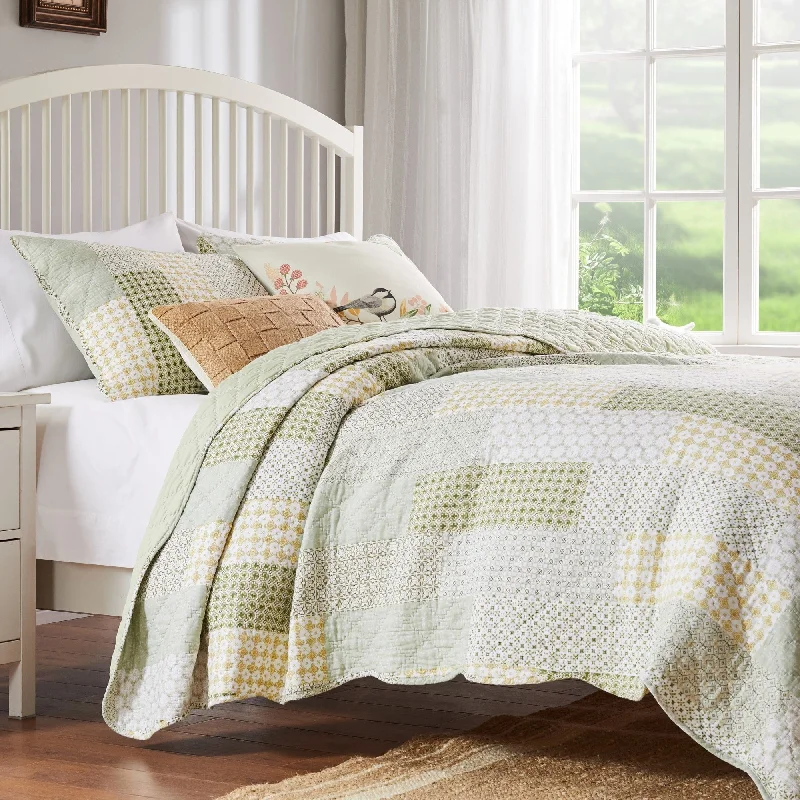 Porch & Den Lebanon Sage Cotton Oversized Reversible Quilt Set