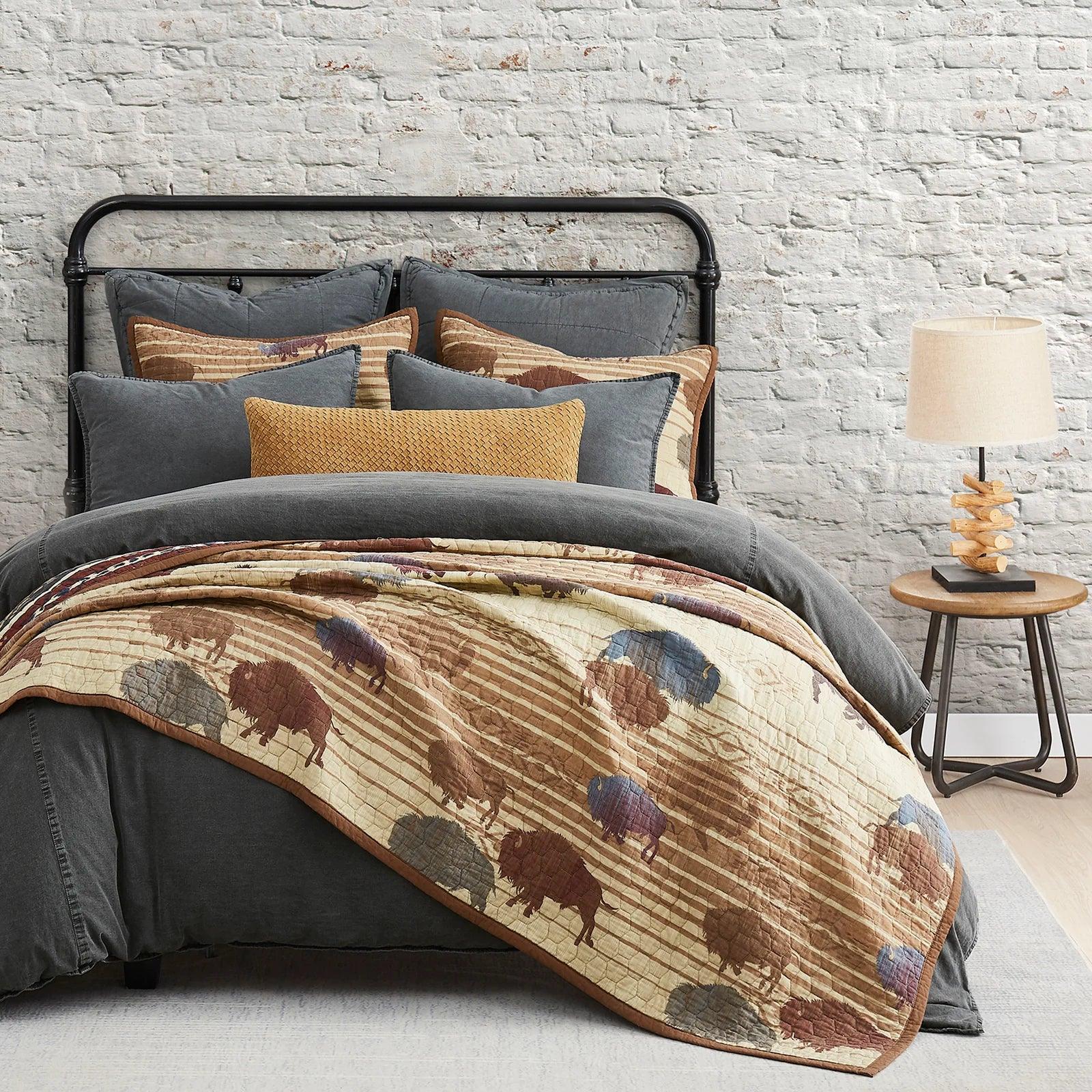 Roam Free Reversible Quilt Set