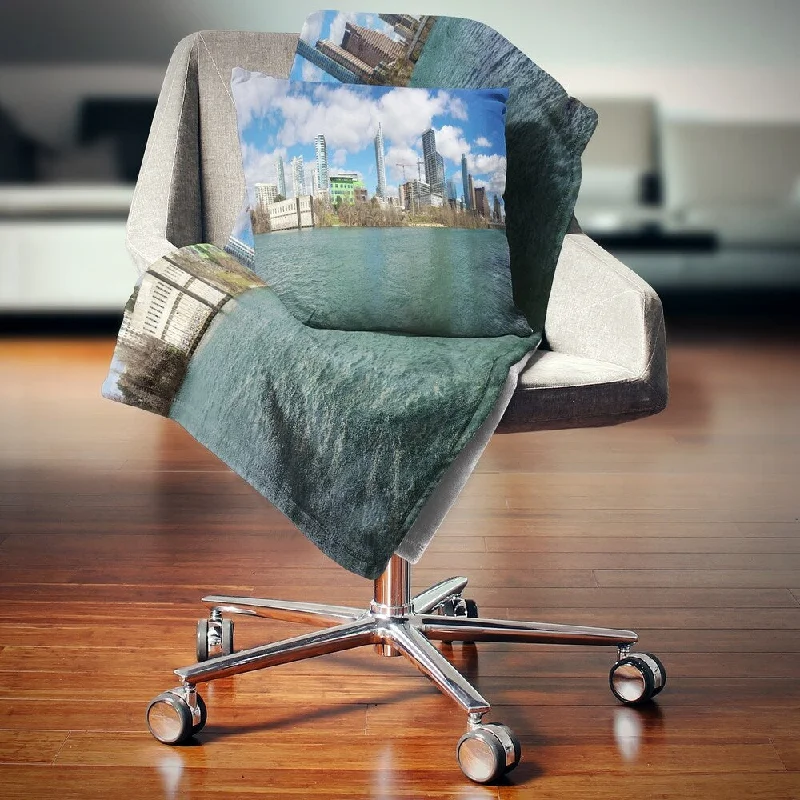 Designart 'Austin Skyline on Sunny Day' Cityscape Photo Throw Blanket