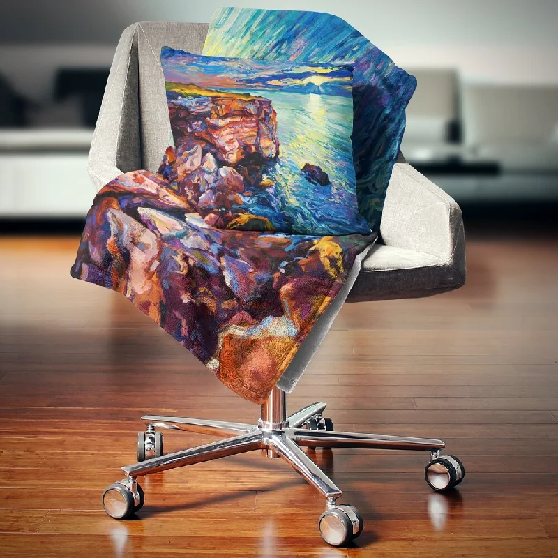 Designart 'Beautiful Ocean and Cliffs' Seascape Throw Blanket