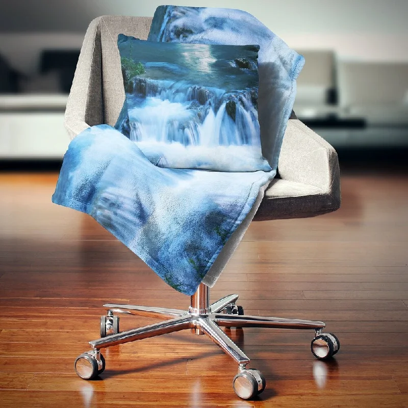 Designart 'Beautiful Small Blue Waterfalls' Landscape Wall Throw Blanket