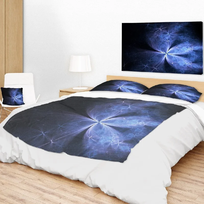 Designart 'Glittering Soft Blue Fractal Flower' Floral Throw Blanket