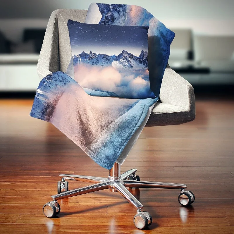 Designart 'Milky Way Over Frosted Mountains' Landscape Fleece Throw Blanket