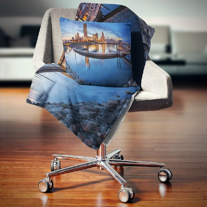 Designart 'Milwaukee Panoramic View' Cityscape Photo Throw Blanket