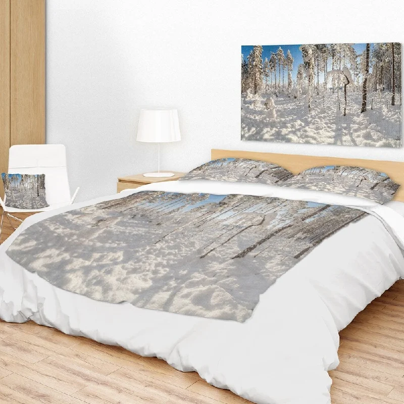 Designart 'Winter Snow Covered Wood' Landscape Fleece Throw Blanket